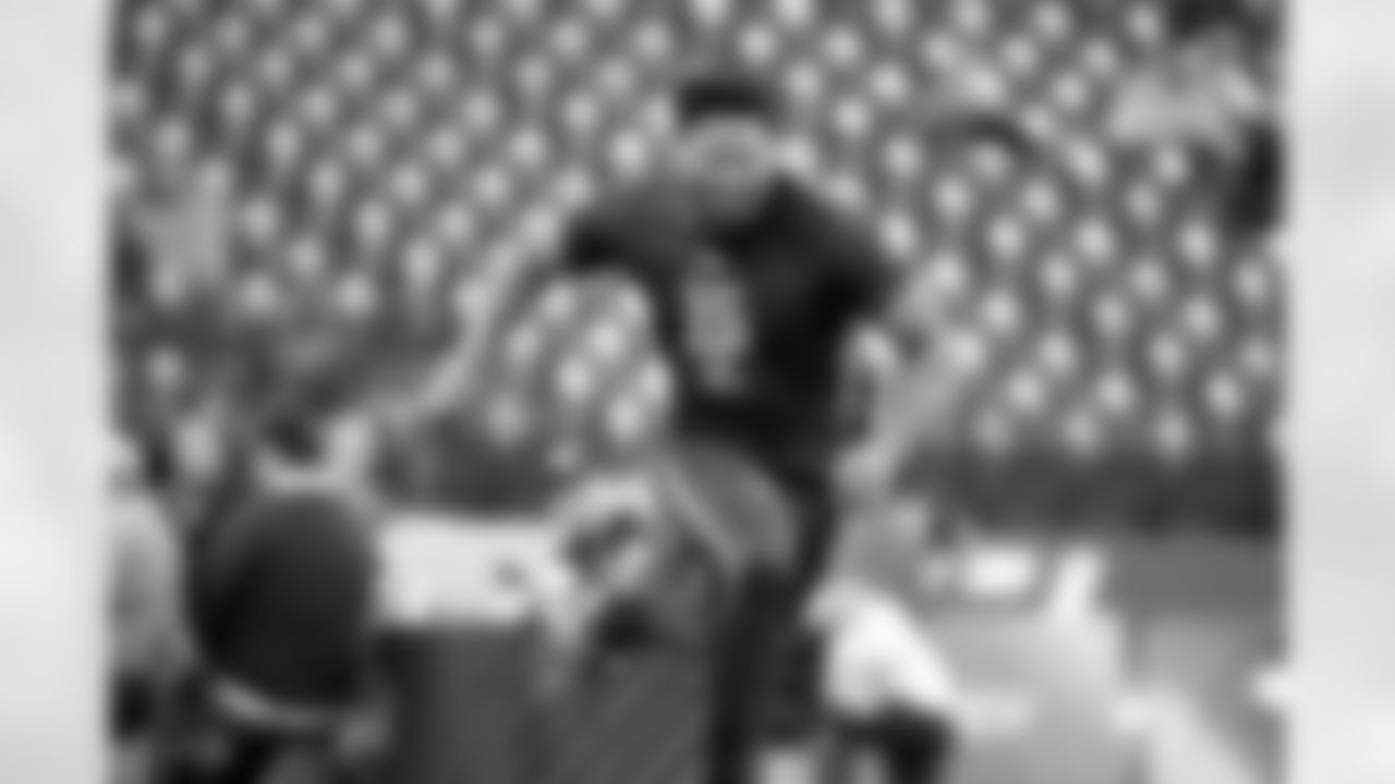 Texas A&M defensive end Myles Garrett competes in the 40-yard dash at the 2017 NFL football scouting combine Sunday, March 5, 2017, in Indianapolis. (AP Photo/Gregory Payan)