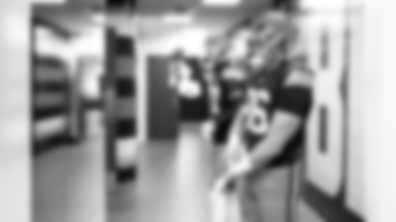 Tight end Blake Whiteheart (86) before a NFL football game between the Pittsburgh Steelers and Cleveland Browns on December 28, 2025 at Huntington Bank Field.