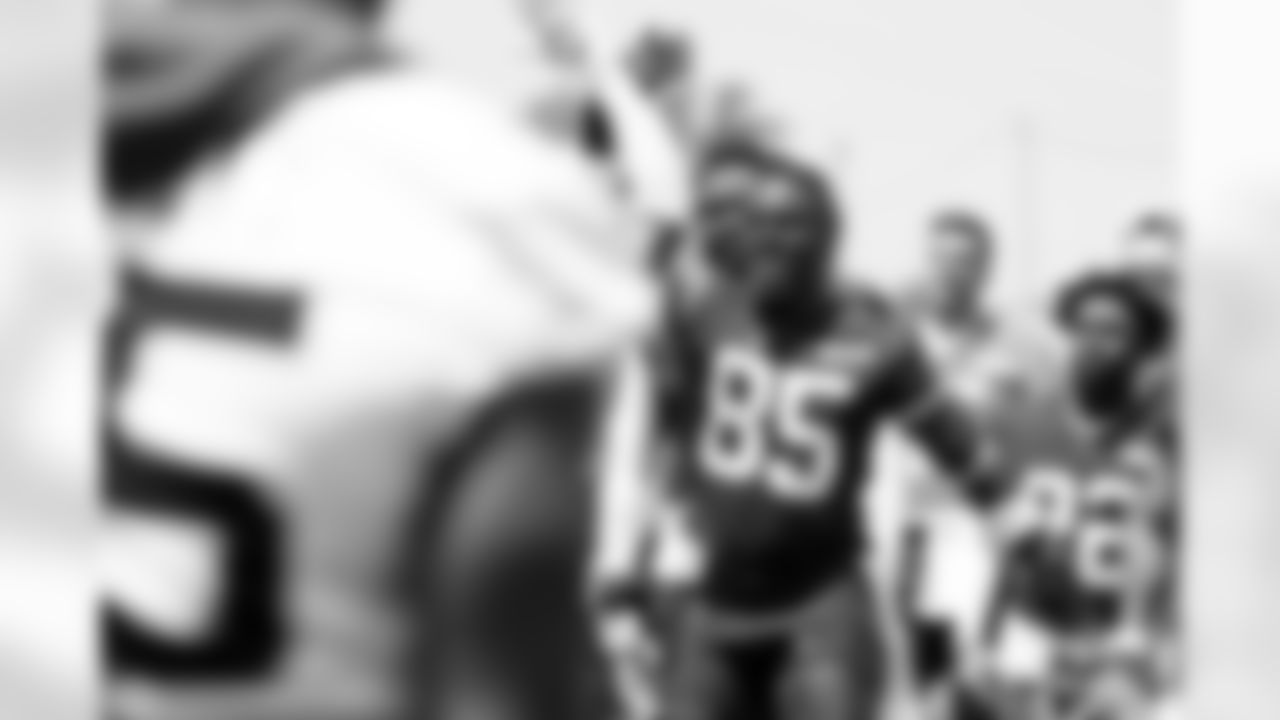 Tight end David Njoku (85) during the second day of mandatory minicamp at CrossCountry Mortgage Campus on June 11, 2025.