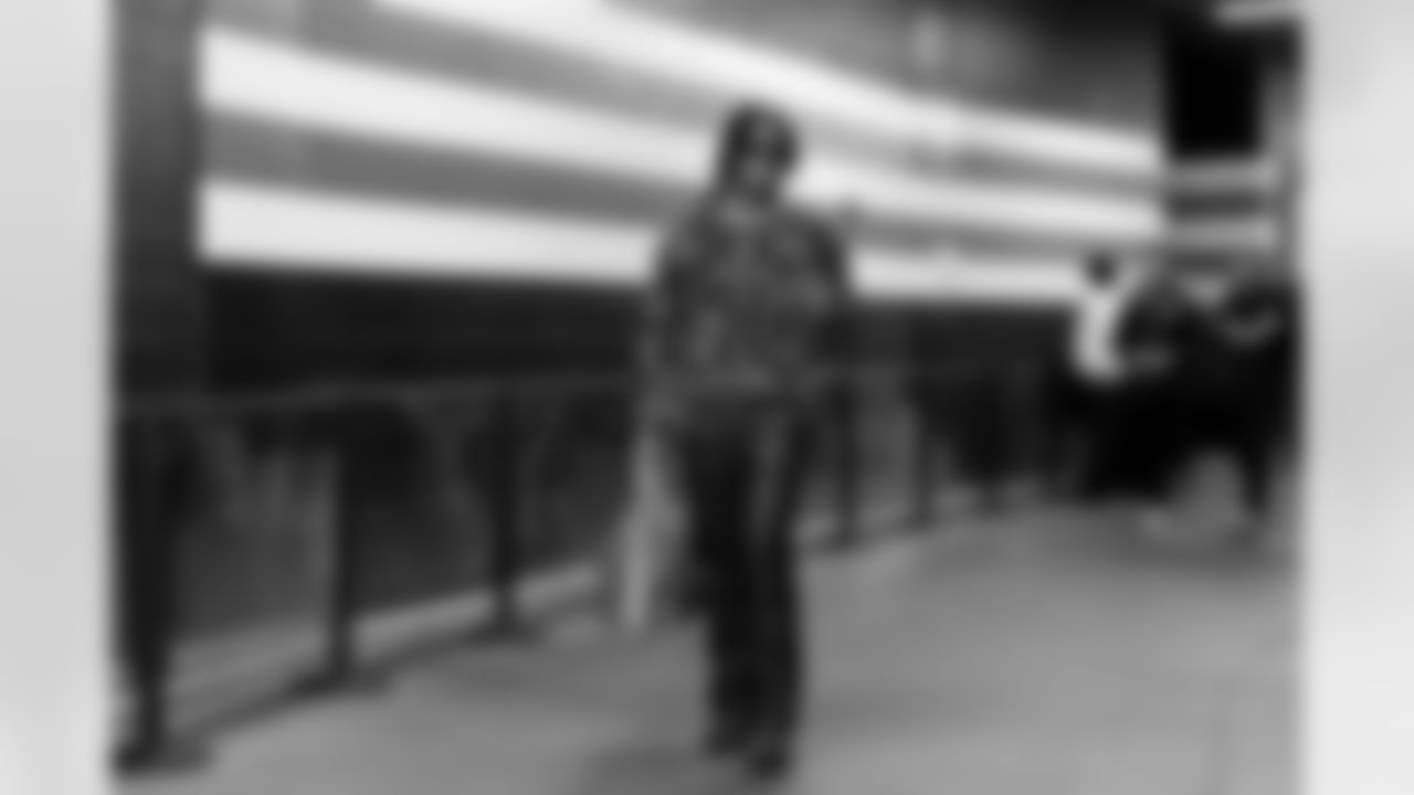 Running back Quinshon Judkins (10) before a NFL football game between the Baltimore Ravens and Cleveland Browns on November 16, 2025 at Huntington Bank Field.