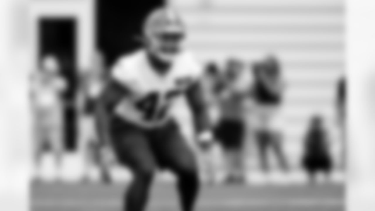 Linebacker Easton Mascarenas-Arnold (42) during the first day of mandatory minicamp at CrossCountry Mortgage Campus on June 10, 2025.