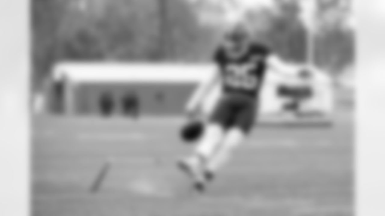 Kicker Andre Szmyt (25) during practice at CrossCountry Mortgage Campus on October 22, 2025.