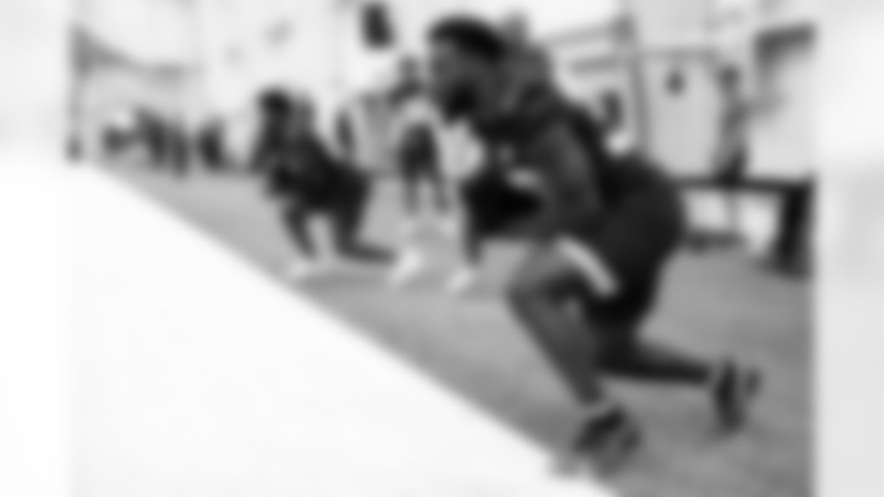 Running back Jerome Ford (34) during fieldwork in Phase II of the offseason at CrossCountry Mortgage Campus on May 15, 2025.