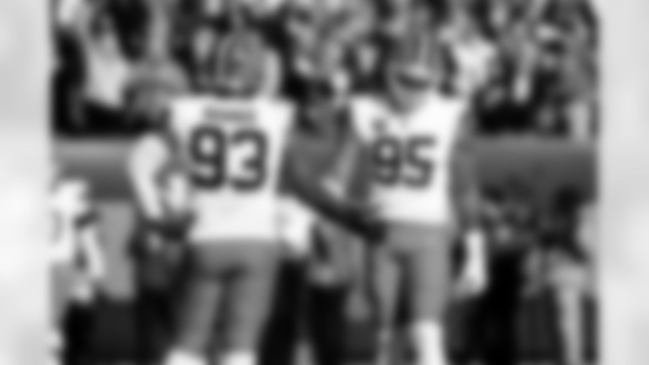 Defensive tackle Shelby Harris (93) and Defensive end Myles Garrett (95) during a NFL football game between the Cleveland Browns and Cincinnati Bengals on January 4, 2026 at Paycor Stadium. The Browns won 20-18.