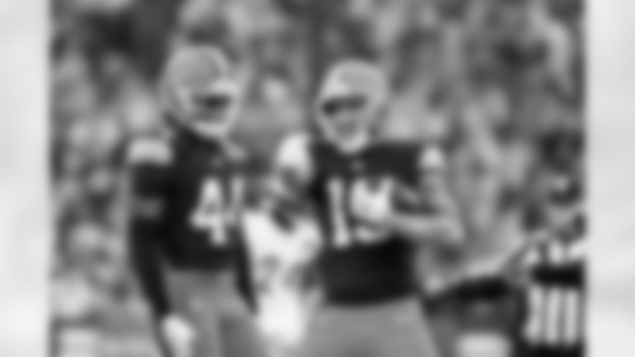 Tight end Harold Fannin Jr. (44) and Wide receiver Cedric Tillman (19) during a NFL football game between the Pittsburgh Steelers and Cleveland Browns on December 28, 2025 at Huntington Bank Field.