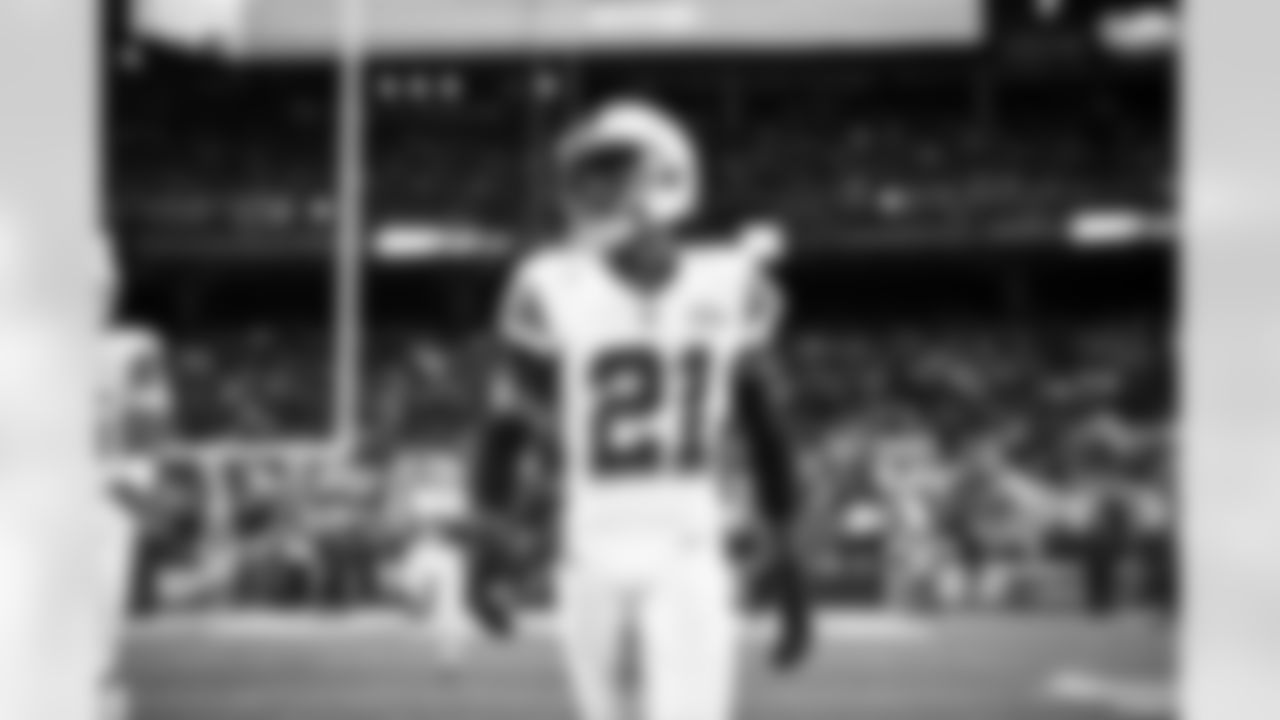 Cornerback Denzel Ward (21) before a NFL football game between the New York Jets and Cleveland Browns on Thursday Night Football on December 28, 2023 at Cleveland Browns Stadium.