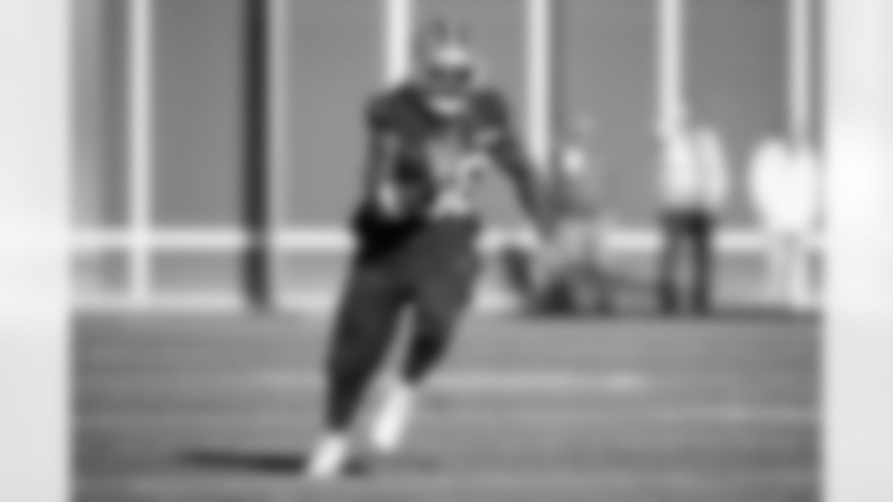 Running back Trayveon Williams (38) during practice at CrossCountry Mortgage Campus on December 18, 2025.