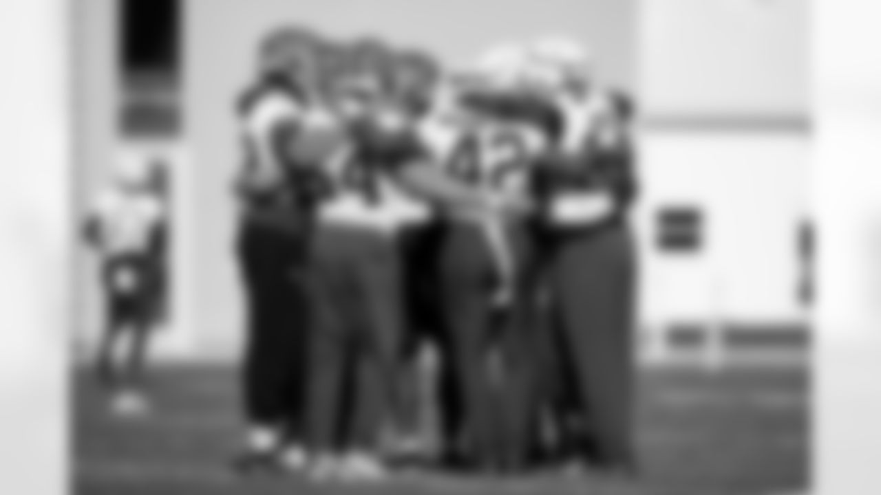 The linebackers during practice at CrossCountry Mortgage Campus on November 13, 2025.