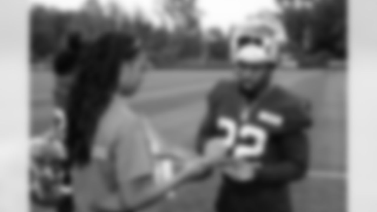 Stay in the Game! guests and Running back Dylan Sampson (22) during the first day of OTAs at CrossCountry Mortgage Campus on May 27, 2025.
