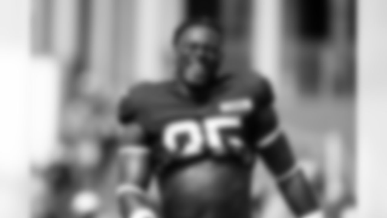 Tight end David Njoku (85) during joint practices with the Philadelphia Eagles on Day 14 of Training Camp at the NovaCare Complex on August 14, 2025.