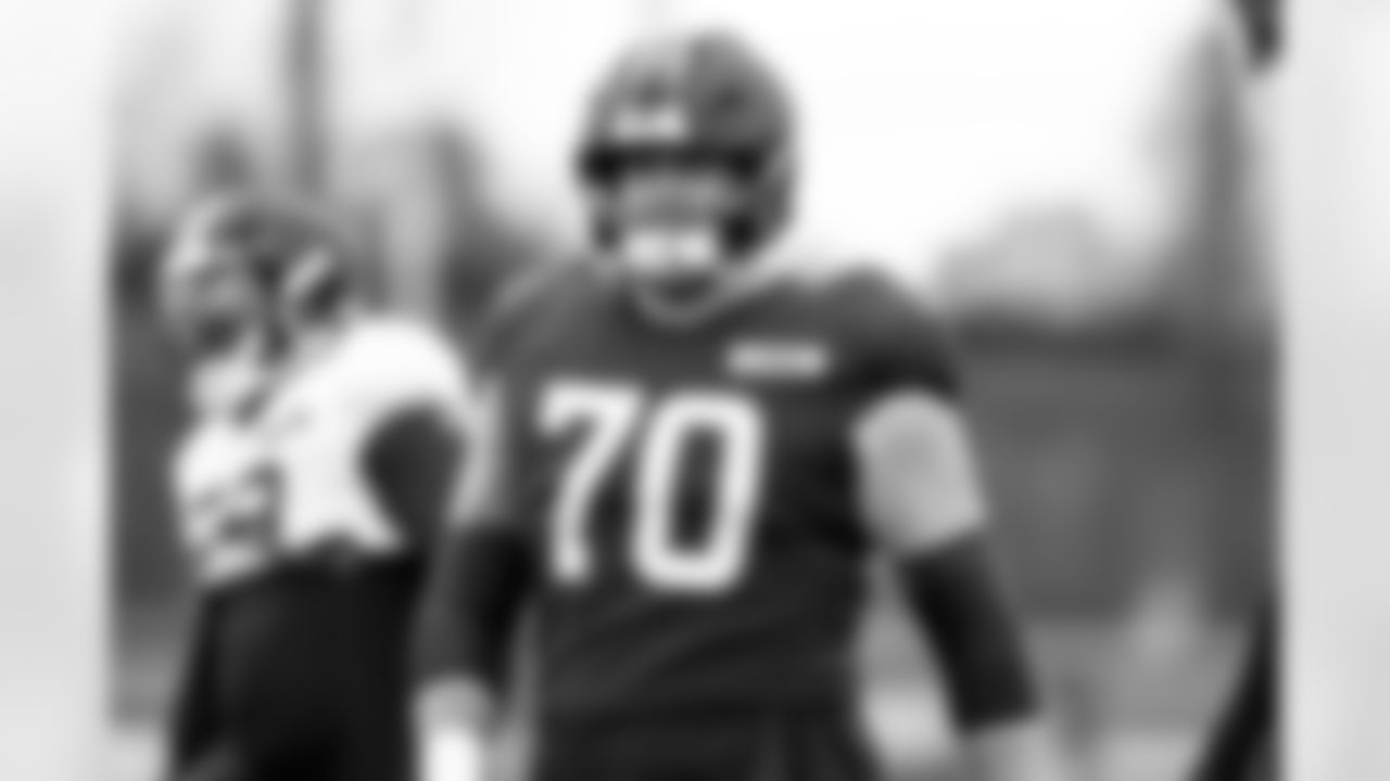 Offensive guard Zak Zinter (70) during practice at CrossCountry Mortgage Campus on October 15, 2025.