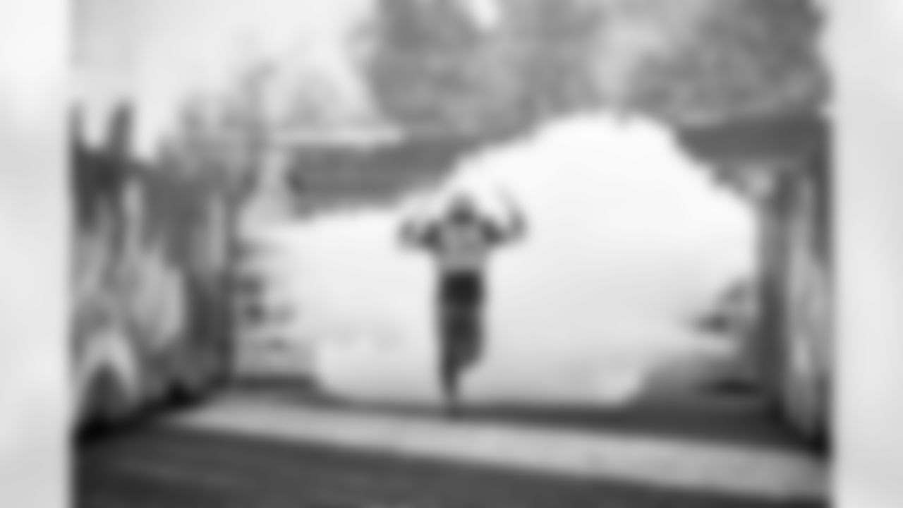 Running back Dylan Sampson (22) before a NFL football game between the Pittsburgh Steelers and Cleveland Browns on December 28, 2025 at Huntington Bank Field.