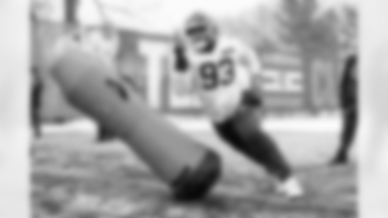 Defensive tackle Shelby Harris (93) during practice at CrossCountry Mortgage Campus on November 28, 2025.