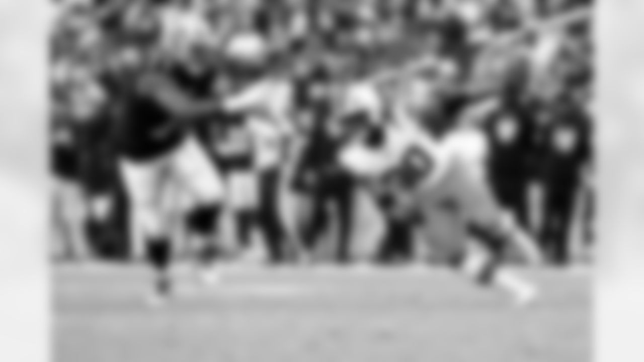 Linebacker Devin Bush (30) during a NFL football game between the Cleveland Browns and Las Vegas Raiders on November 23, 2025 at Allegiant Stadium.