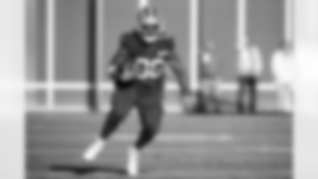 Running back Trayveon Williams (38) during practice at CrossCountry Mortgage Campus on December 18, 2025.