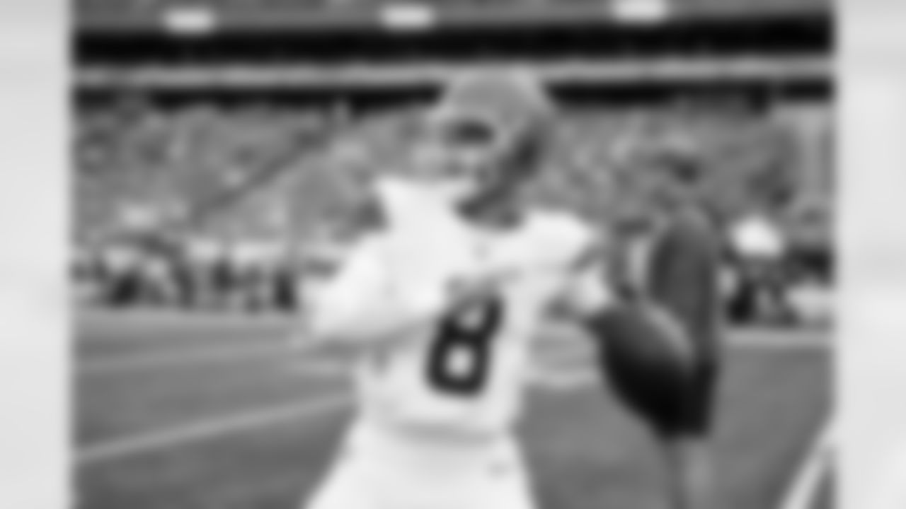 Quarterback Dillon Gabriel (8) before a NFL football game between the Cleveland Browns and New York Jets on November 9, 2025 at MetLife Stadium.