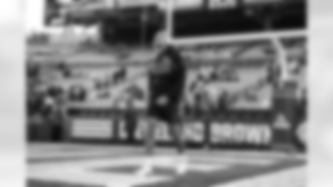 Safety Ronnie Hickman Jr. (33) before a NFL football game between the Buffalo Bills and Cleveland Browns on December 21, 2025 at Huntington Bank Field.