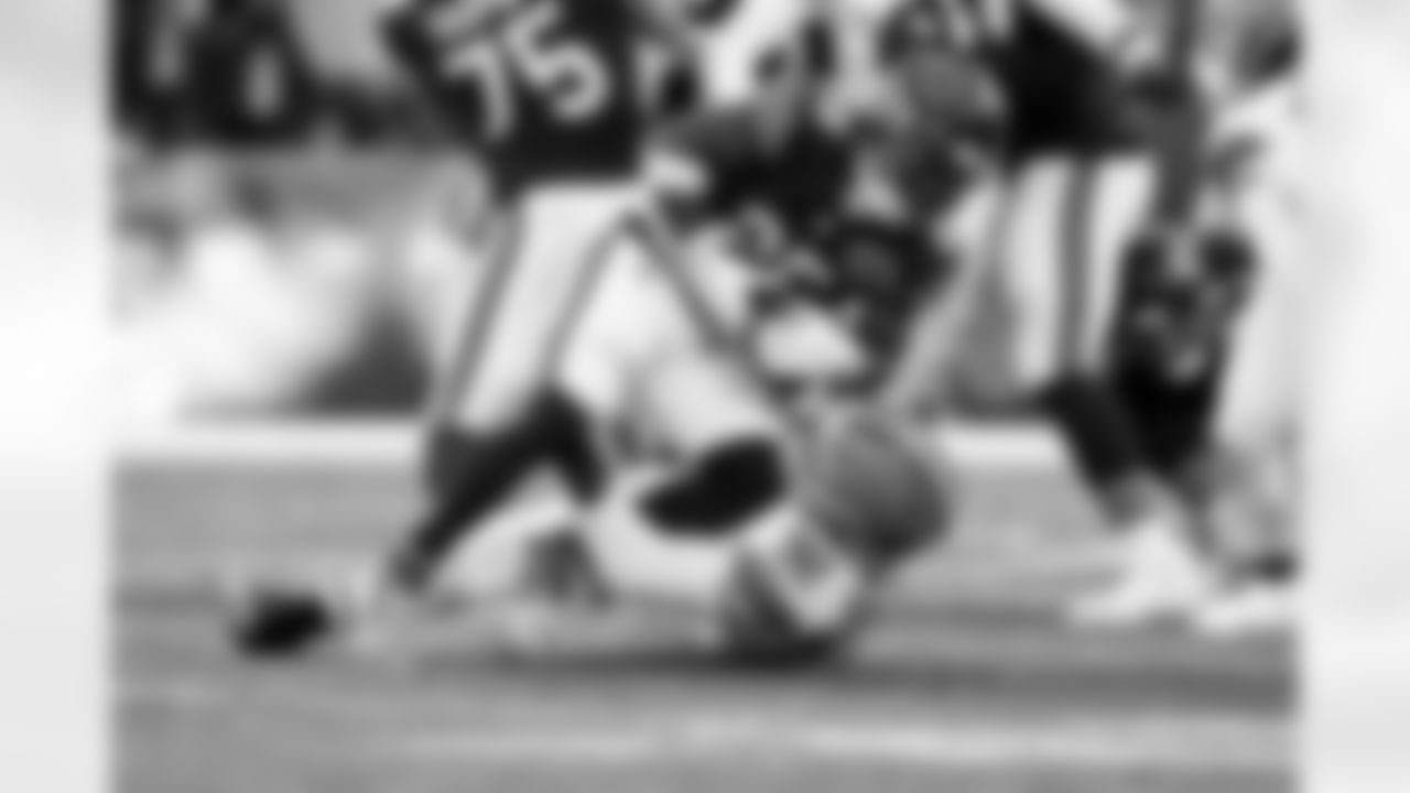 Defensive end Sam Kamara (92) during a NFL football game between the Cleveland Browns and Chicago Bears on December 14, 2025 at Soldier Field.