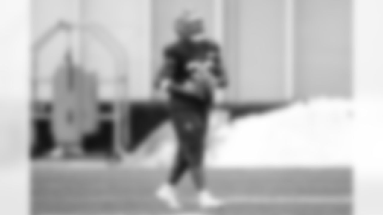 Running back Trayveon Williams (38) during practice at CrossCountry Mortgage Campus on December 17, 2025.