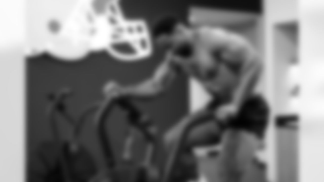 Defensive end Myles Garrett (95) during a workout in Phase II of the offseason at CrossCountry Mortgage Campus on May 6, 2025.