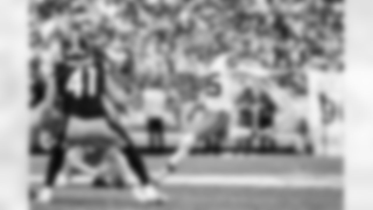 Kicker Andre Szmyt (25) during a NFL football game between the Cleveland Browns and Pittsburgh Steelers on October 12, 2025 at Acrisure Stadium.