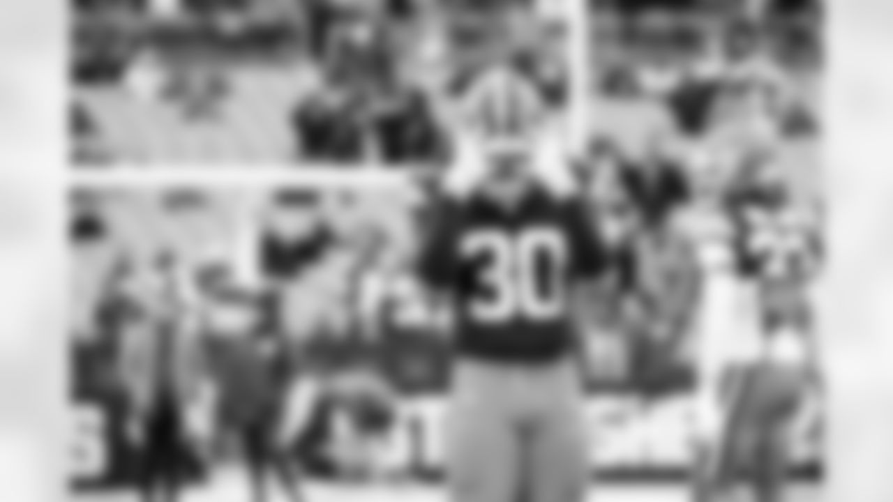 Linebacker Devin Bush (30) before a NFL football game between the Baltimore Ravens and Cleveland Browns on November 16, 2025 at Huntington Bank Field.