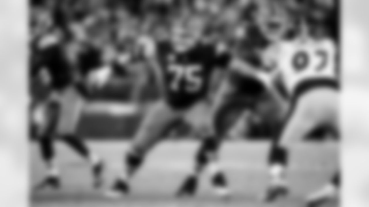 Offensive guard Joel Bitonio (75) during a NFL football game between the Pittsburgh Steelers and Cleveland Browns on Thursday Night Football on November 21, 2024 at Huntington Bank Field. The Browns won 24-19.
