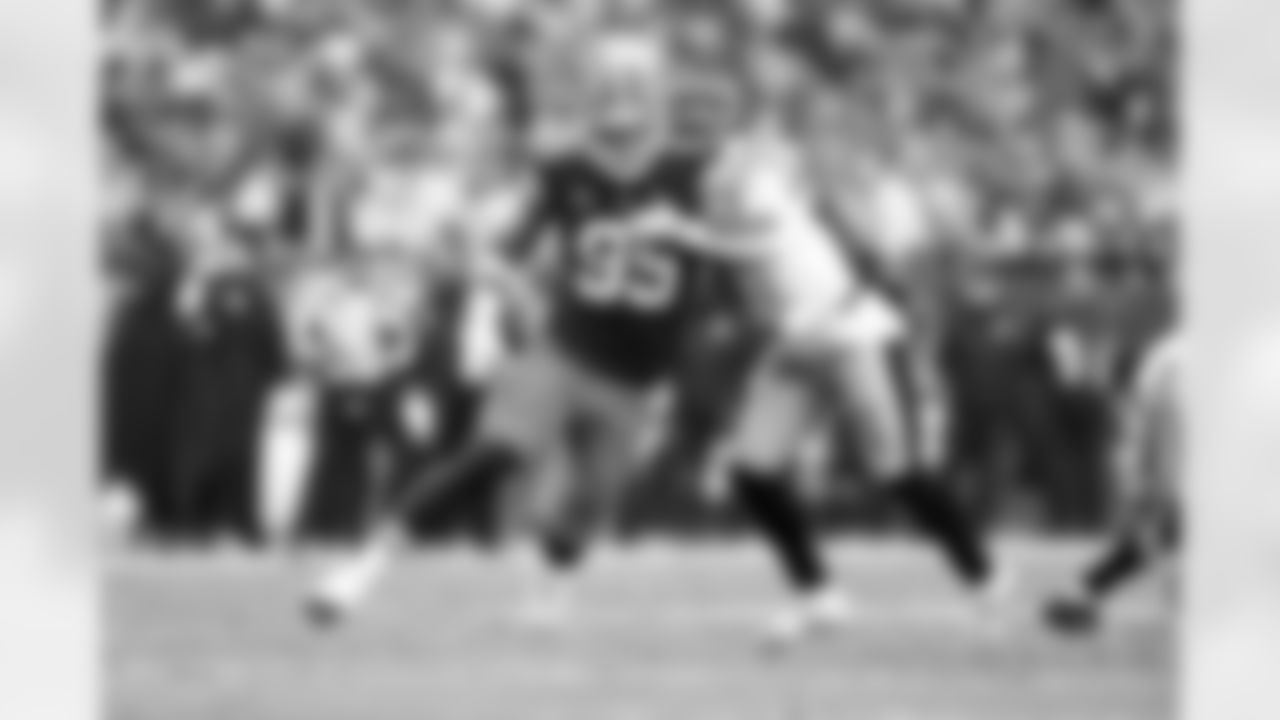 Defensive end Myles Garrett (95) during a NFL football game between the Pittsburgh Steelers and Cleveland Browns on December 28, 2025 at Huntington Bank Field.