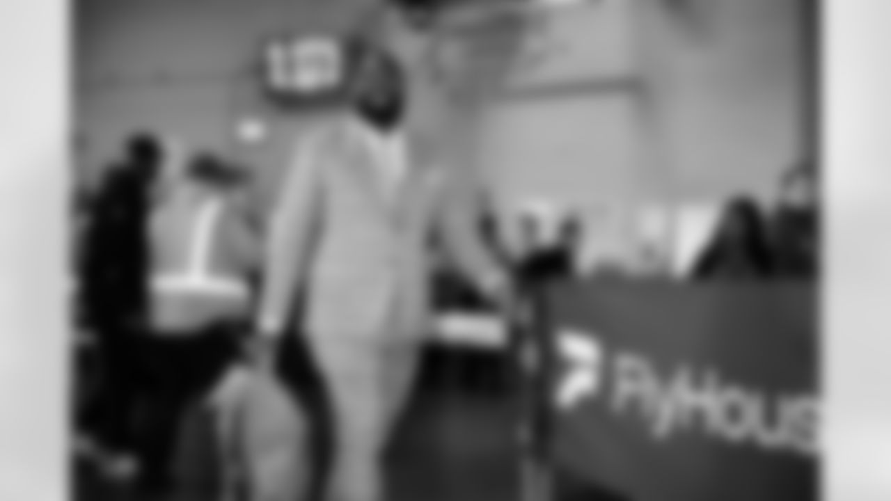 Defensive tackle Maliek Collins (96) before a NFL football game between the Cleveland Browns and New York Jets on November 9, 2025 at MetLife Stadium.