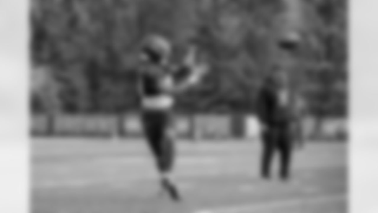 Running back Ahmani Marshall (39) during practice at CrossCountry Mortgage Campus on October 15, 2025.