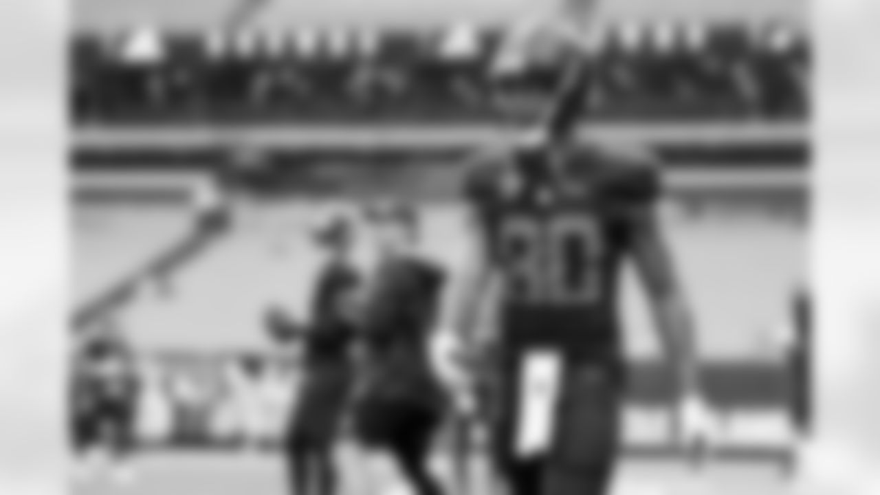 Wide receiver Jamari Thrash (80)