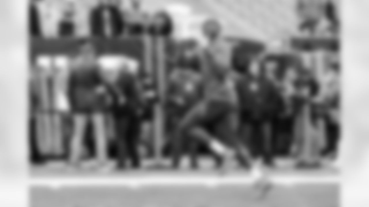 Wide receiver Jerry Jeudy (3) before a NFL football game between the Baltimore Ravens and Cleveland Browns on November 16, 2025 at Huntington Bank Field.