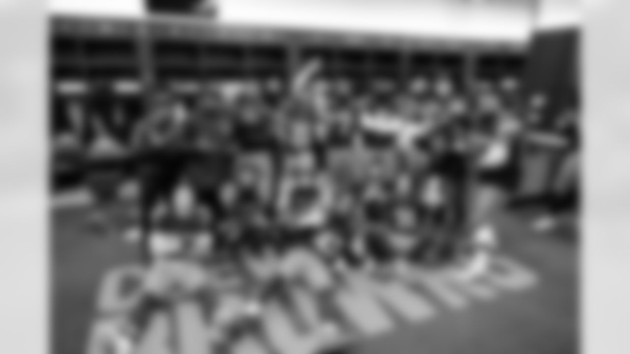 The Browns celebrate after a NFL football game between the Pittsburgh Steelers and Cleveland Browns on December 28, 2025 at Huntington Bank Field.