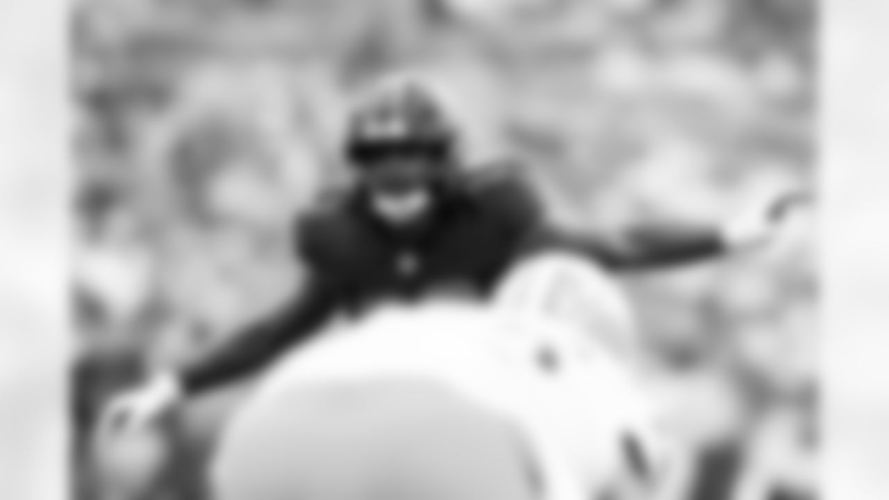 Linebacker Devin Bush (30) during a NFL football game between the Green Bay Packers and Cleveland Browns on September 21, 2025 at Huntington Bank Stadium. The Browns won 10-13.