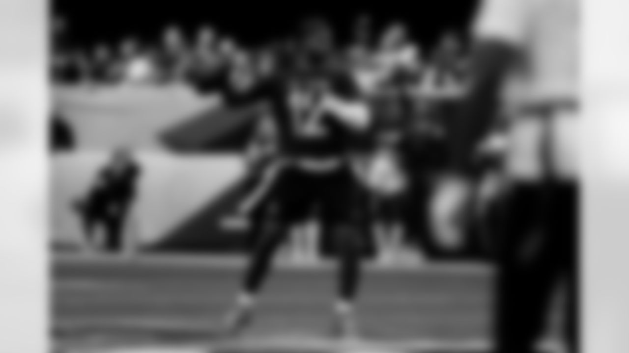 Cleveland Browns quarterback Shedeur Sanders (12) throws a pass during the 2026 Pro Bowl Game on Tuesday, February 3, 2026 in San Francisco, California. (Alika Jenner/NFL)