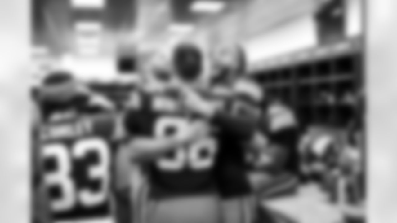 The Browns celebrate after a NFL football game between the Pittsburgh Steelers and Cleveland Browns on December 28, 2025 at Huntington Bank Field.