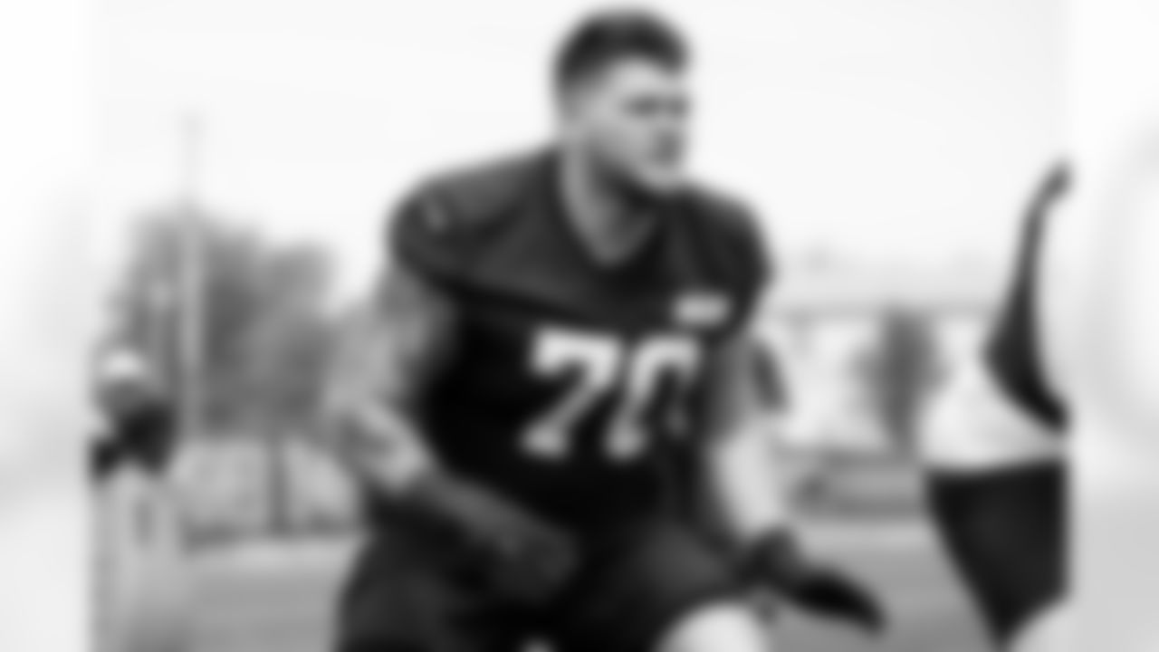 Offensive guard Zak Zinter (70) during fieldwork in Phase II of the offseason at CrossCountry Mortgage Campus on May 12, 2025.
