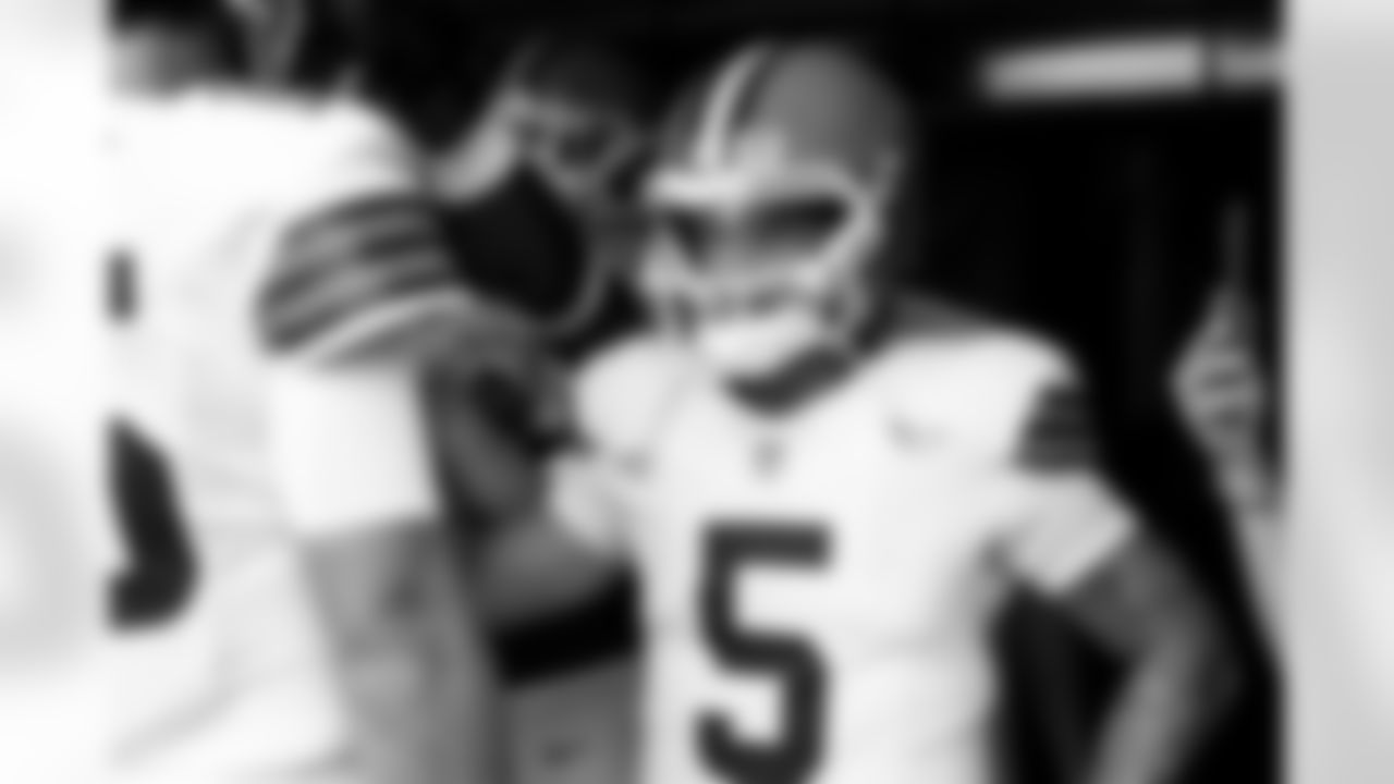 Quarterback Dillon Gabriel (5) before a preseason NFL football game between the Los Angeles Rams and Cleveland Browns on August 23, 2025 at Huntington Bank Field. The Browns won 19-17.