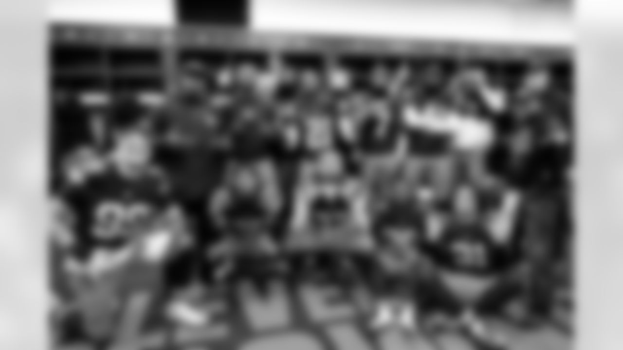 The Browns celebrate after a NFL football game between the Pittsburgh Steelers and Cleveland Browns on December 28, 2025 at Huntington Bank Field.