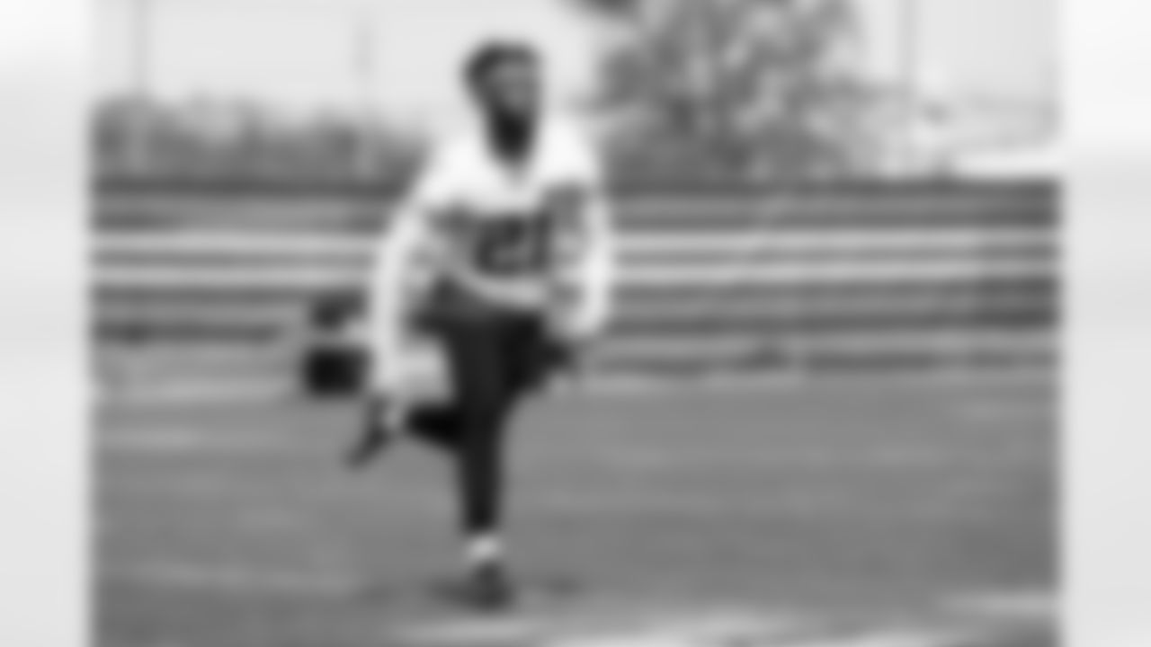 Cornerback Denzel Ward (21) during fieldwork in Phase II of the offseason at CrossCountry Mortgage Campus on May 12, 2025.
