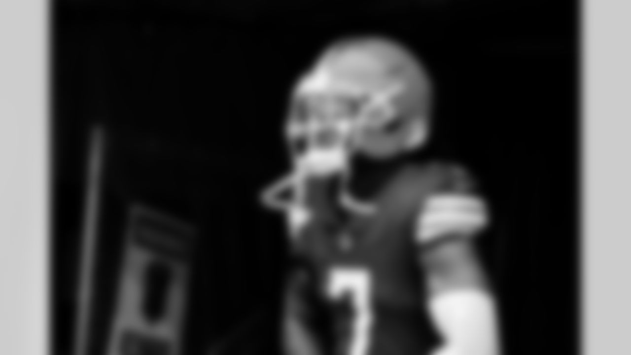 Cornerback Tyson Campbell (7) before a NFL football game between the Pittsburgh Steelers and Cleveland Browns on December 28, 2025 at Huntington Bank Field.