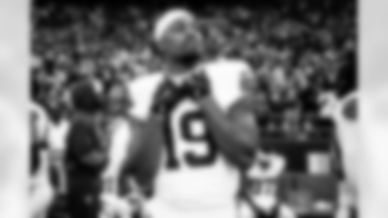 Wide receiver Cedric Tillman (19)