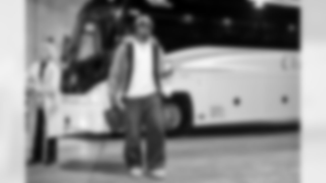 Quarterback Deshaun Watson (4) before a NFL football game between the Cleveland Browns and Chicago Bears on December 14, 2025 at Soldier Field.