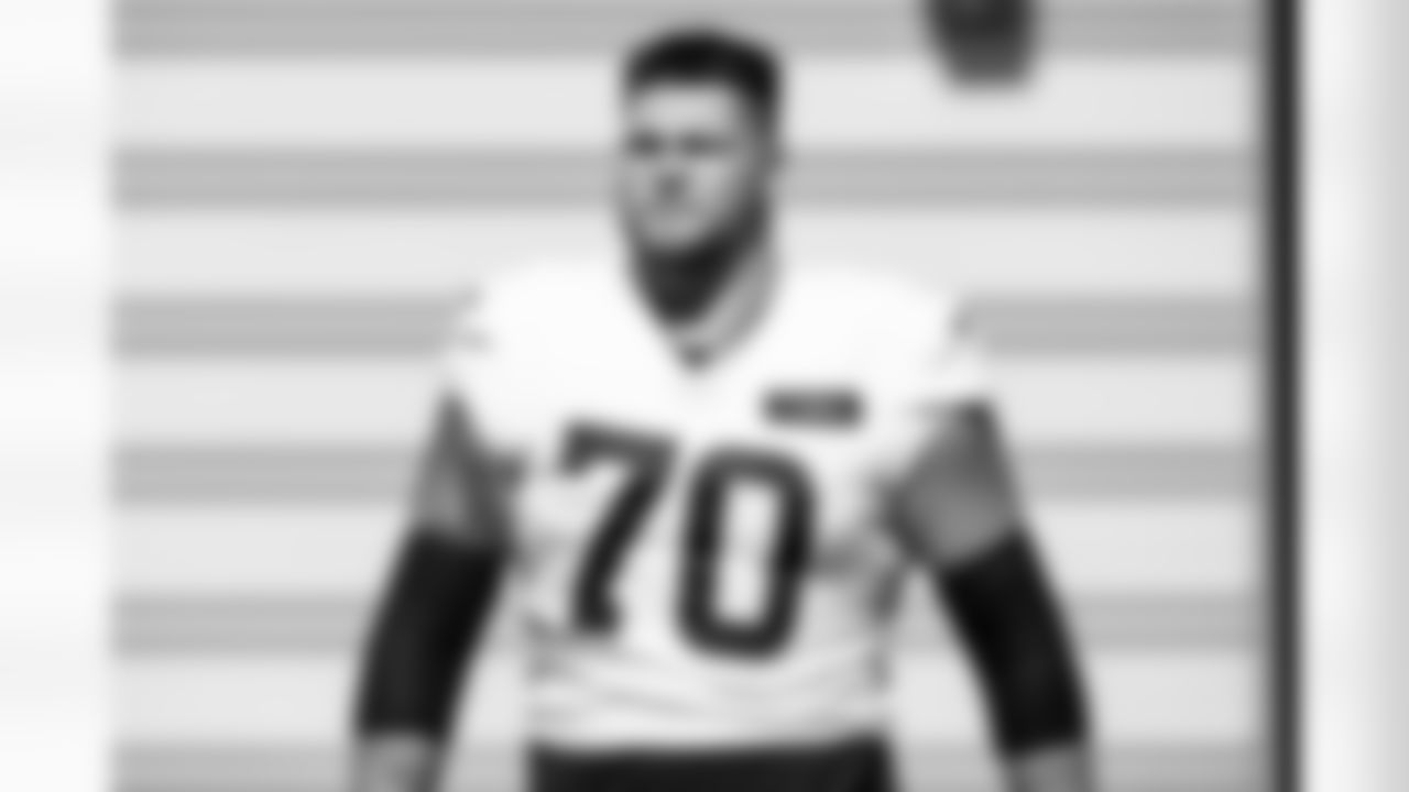 Offensive guard Zak Zinter (70) during practice at CrossCountry Mortgage Campus on October 9, 2025.