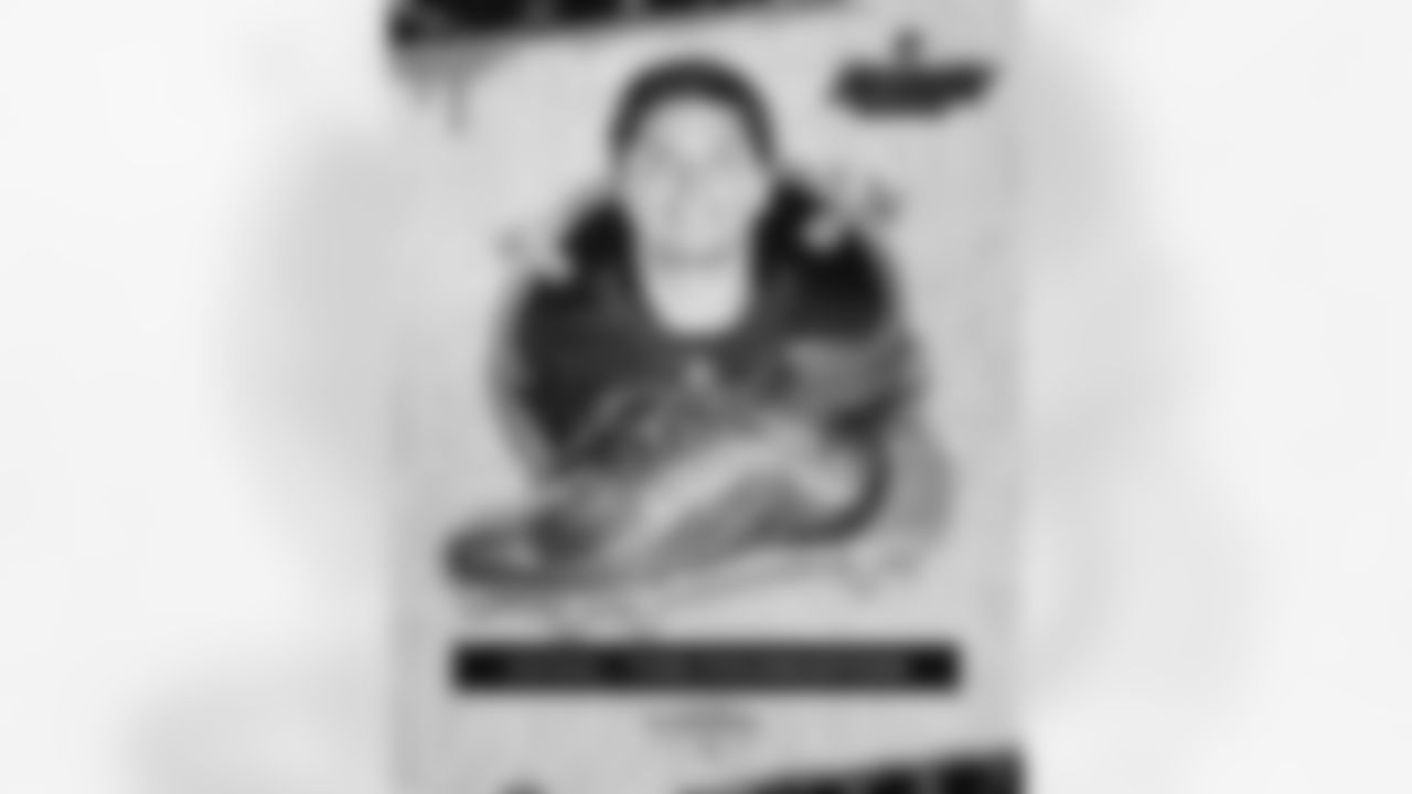 Quarterback Dillon Gabriel (8) - Ho'ea - The Foundation