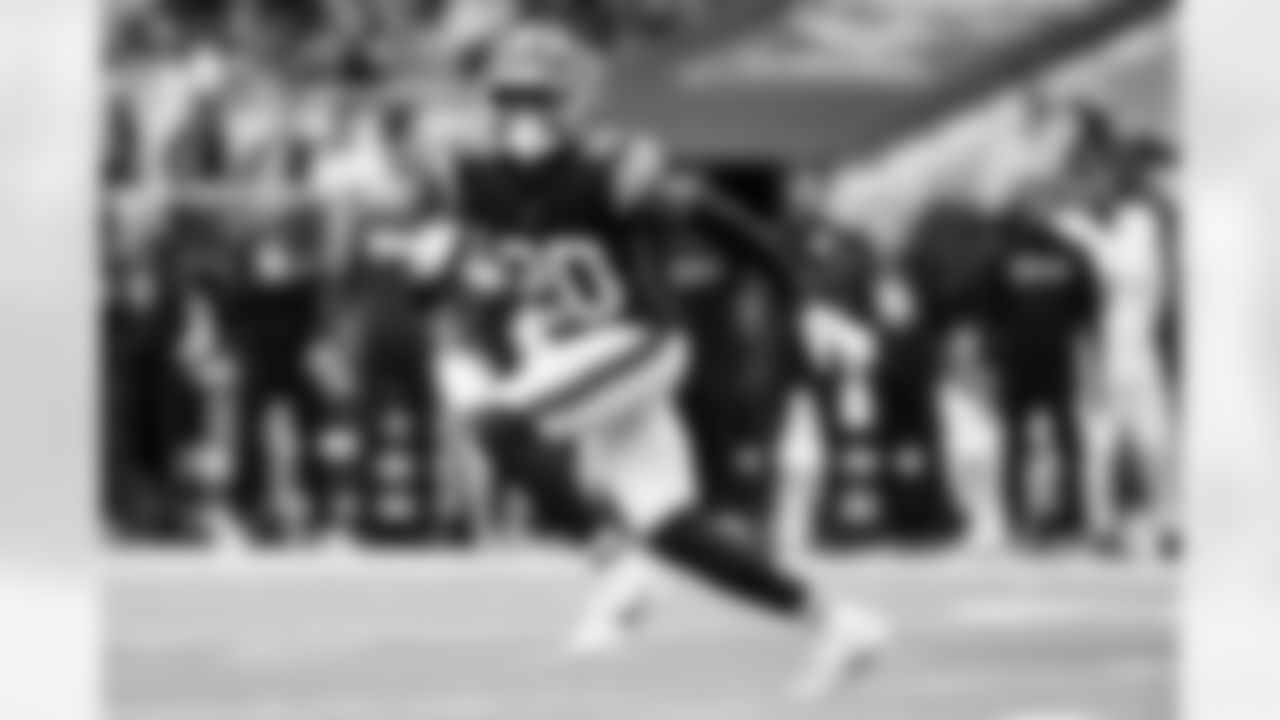 Defensive back Jarrick Bernard-Converse (20) during a NFL football game between the Minnesota Vikings and Cleveland Browns on October 5, 2025 at Tottenham Hotspur Stadium. The Browns lost 17-21.