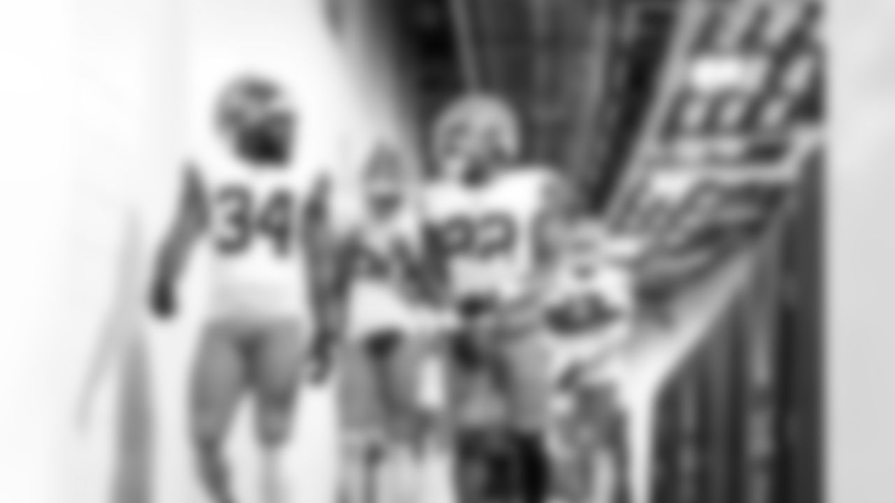 Running back Jerome Ford (34) and Running back Dylan Sampson (22) before a NFL football game between the Cleveland Browns and Pittsburgh Steelers on October 12, 2025 at Acrisure Stadium.