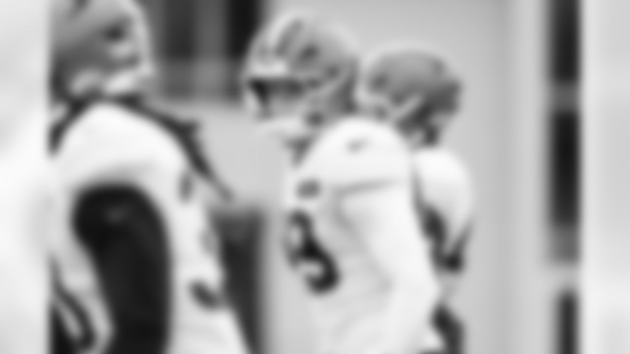 Linebacker Carson Schwesinger (49) during practice at CrossCountry Mortgage Campus on November 26, 2025.