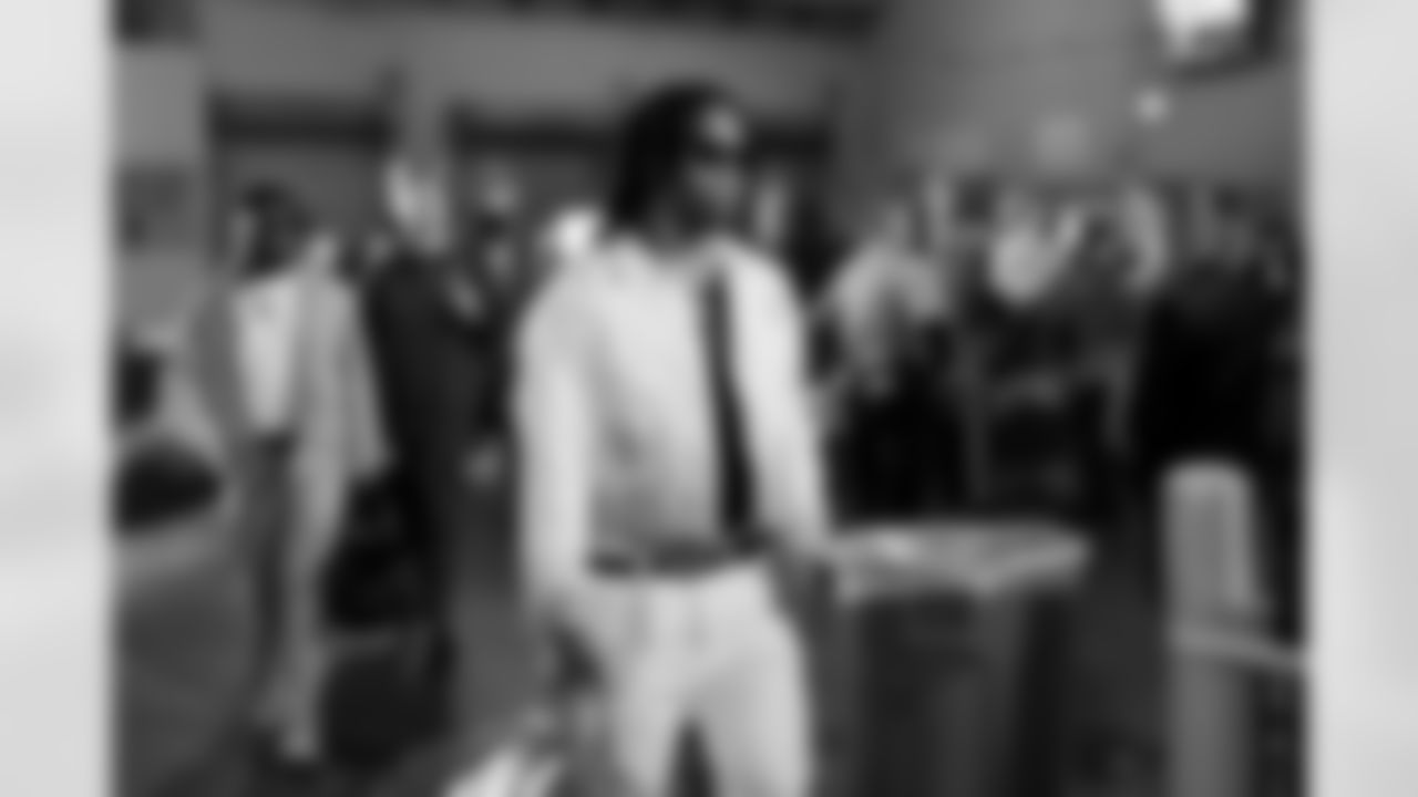 Running back Quinshon Judkins (10) before a NFL football game between the Cleveland Browns and New York Jets on November 9, 2025 at MetLife Stadium.