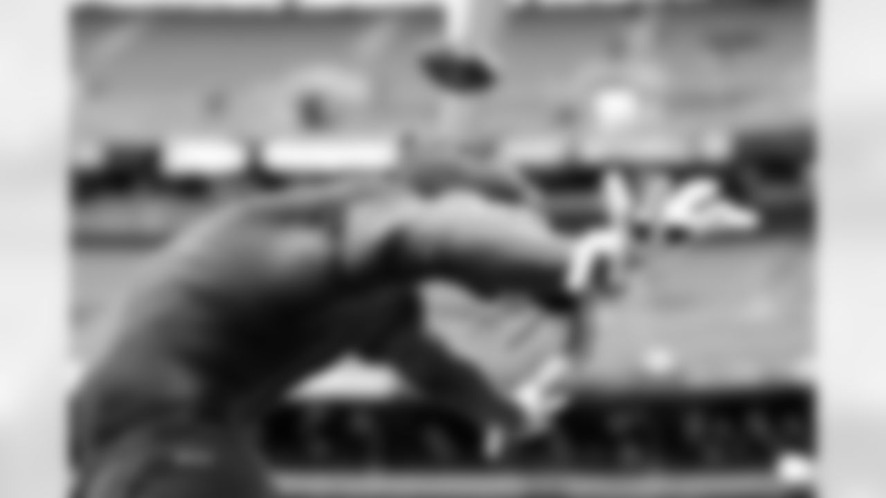 Tight end David Njoku (85) before a NFL football game between the Baltimore Ravens and Cleveland Browns on November 16, 2025 at Huntington Bank Field.